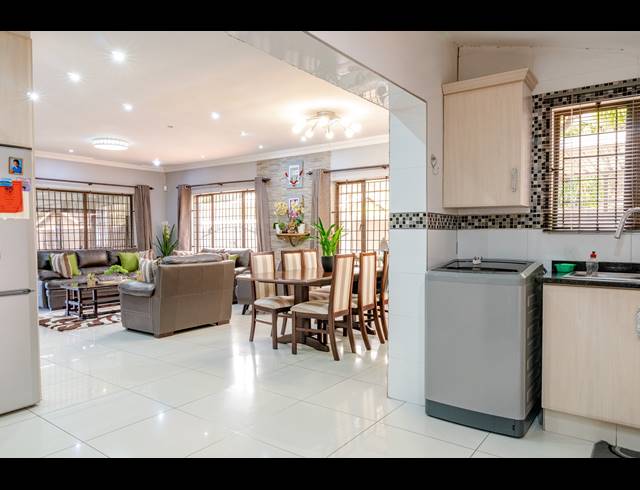 4 BEDROOM HOUSE SOLD IN RESERVOIR HILLS
